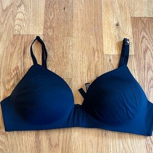 Black semi padded unlined tshirt bra